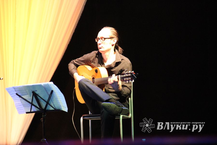 Музыканты De Las Llamas на сцене ДК ЛК 