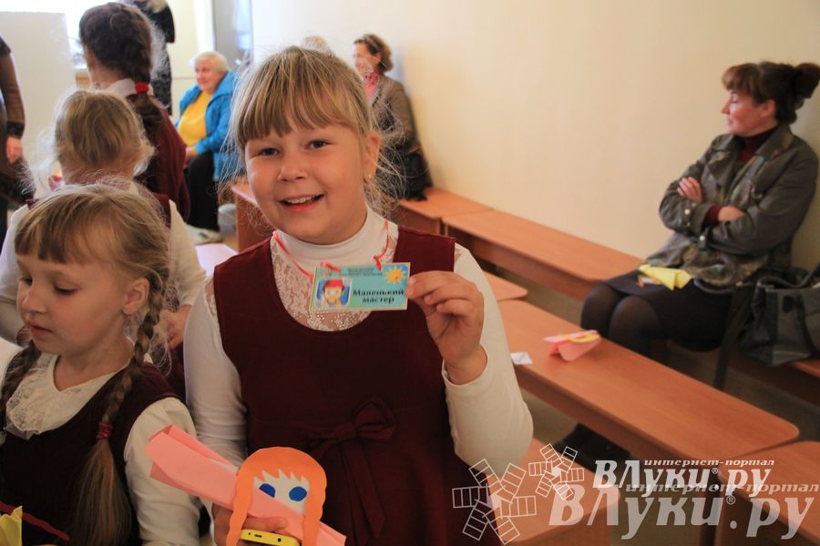 Великолукских лицеистов посвятили в «Маленькие мастера»