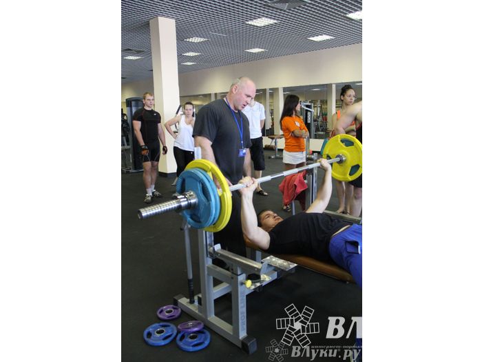 Народный жим в «С-Фитнес»