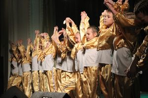 Юные артисты ГДК им. Ленина поздравили мам с праздником (ФОТО)