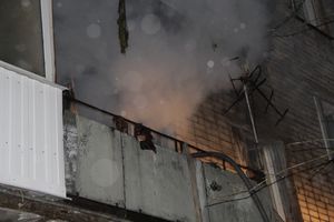 Фоторепортаж: пожар на Зверева в Великих Луках (ФОТО 18+)