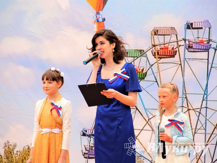 В Великих Луках День России отметили большим концертом (ФОТО)