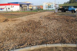 В Великих Луках на Дружбе проводятся дорожные работы (фото)