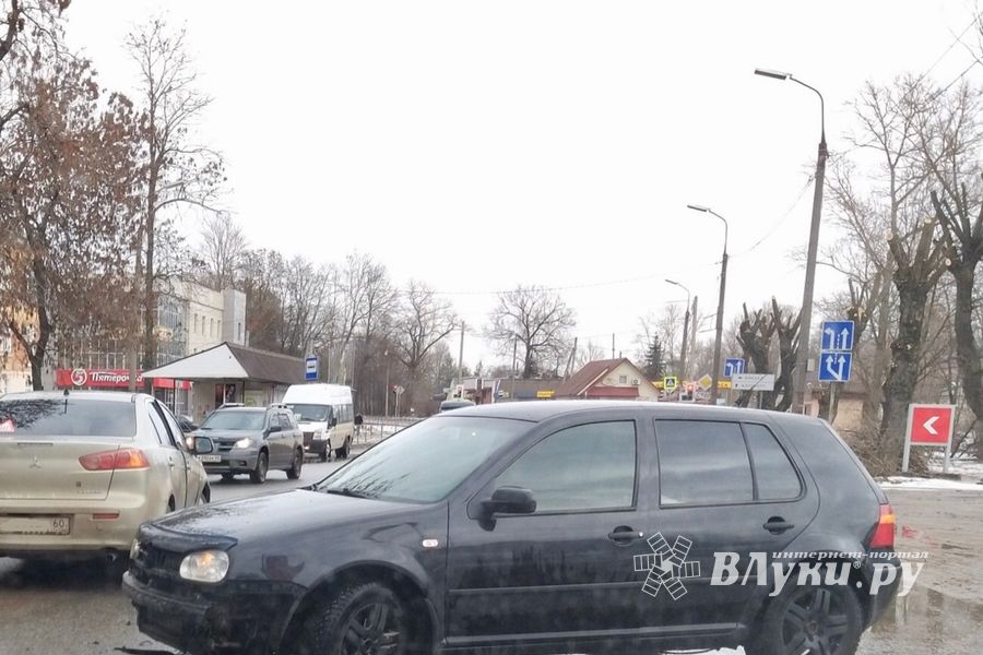 ДТП на выезде с АЗС на проспекте Гагарина (ФОТО)