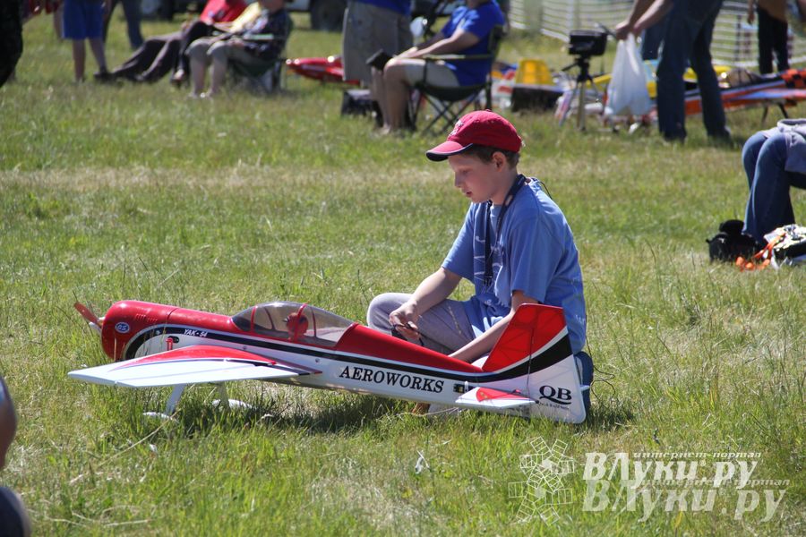 В Великих Луках прошел Фестиваль авиамодельного спорта (фото)