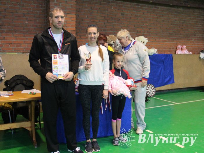 В Великих Луках прошли областные соревнования «Папа, мама, я - спортивная семья» (ФОТО)