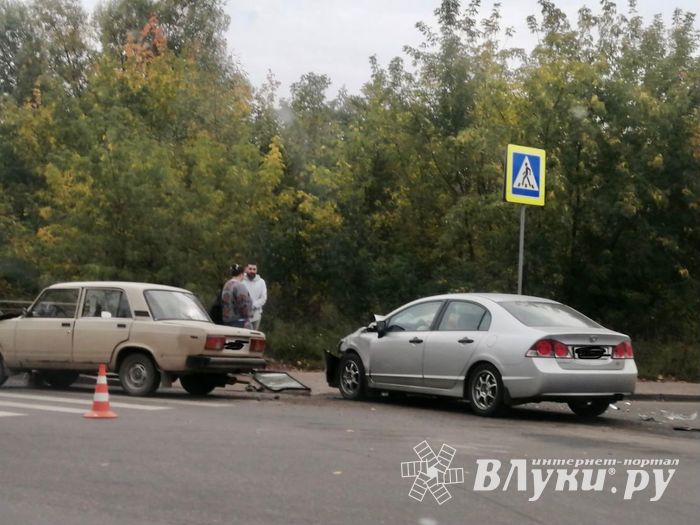 На проспекте Ленина произошло ДТП (ФОТО)