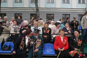 В Великих Луках прошел Военный парад
