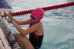 В Великолукском Айсберге прошли соревнования по плаванию на призы Деда Мороза (ФОТО)