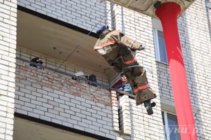 В Великих Луках прошли соревнования пожарных расчетов