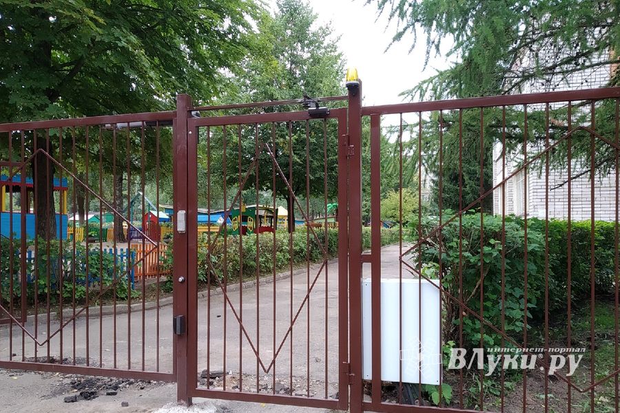 В детском саде № 1 появился новый забор (ФОТО)