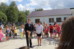 ​В Великих Луках сказочный «Праздник мороженого» подарил радость детям