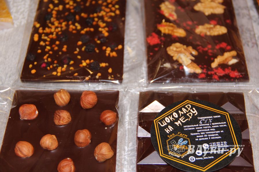 Где в Великих Луках попробовать живой шоколад на меду и вздремнуть на ульях?