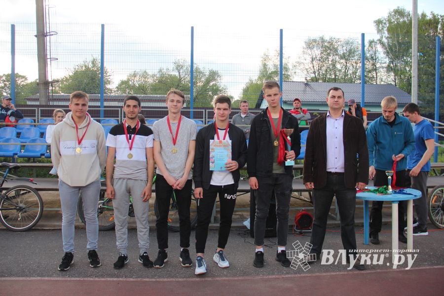 В Великих Луках прошёл Чемпионат по дворовому футболу (ФОТО)