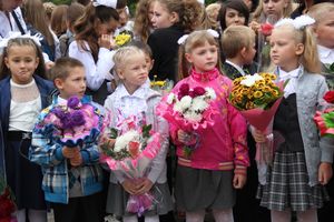 Школа №12 встретила День знаний (фото)