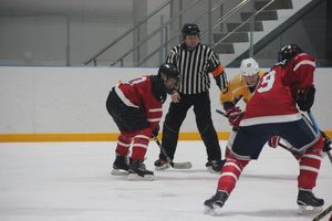 Хоккейные матчи чемпионатов города Великие Луки и Псковской области по хоккею прошли в СОК «Айсберг» (ФОТО)