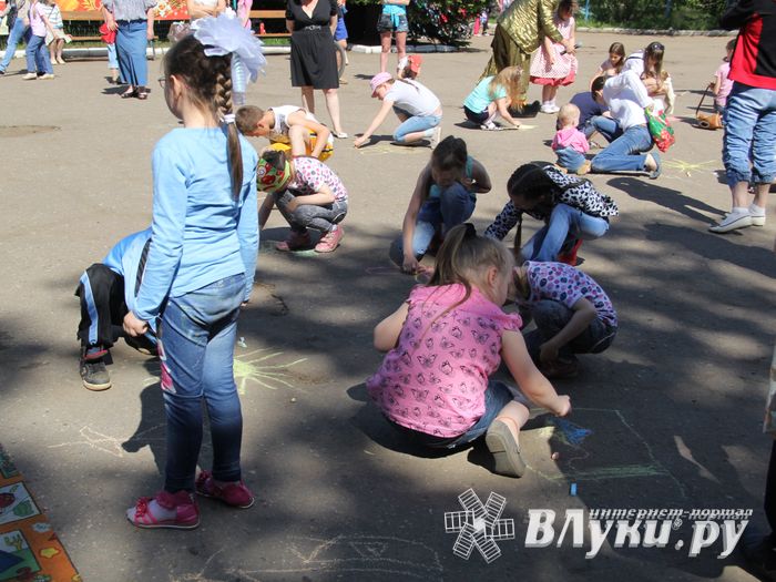 День защиты детей отпраздновали В Великих Луках (фото)