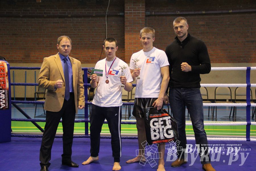 В Великих Луках прошел межрегиональный Открытый Кубок по смешанному боевому единоборству (фото)
