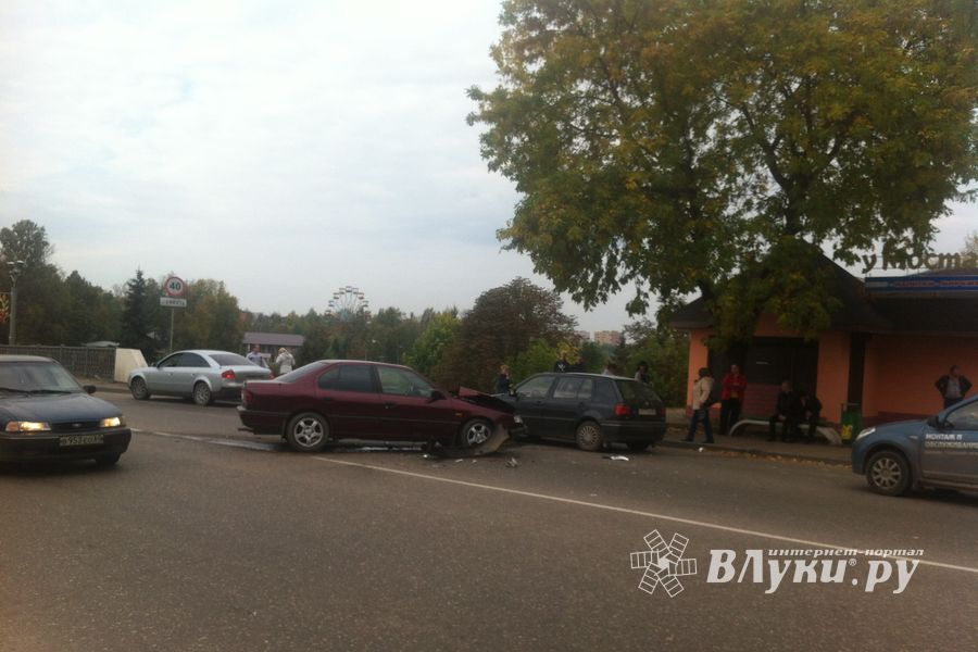 Еще одна авария произошла в Великих Луках