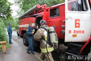 Убежавшее молоко стало причиной возгорания в Великих Луках (ФОТО)