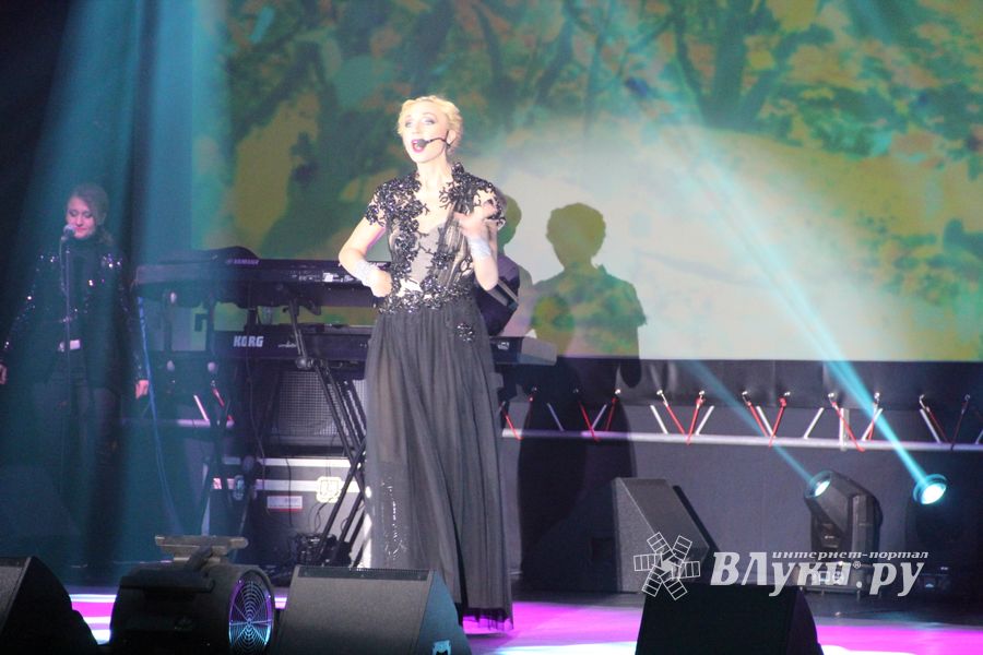 В Великих Луках состоялся концерт Кристины Орбакайте (фото)