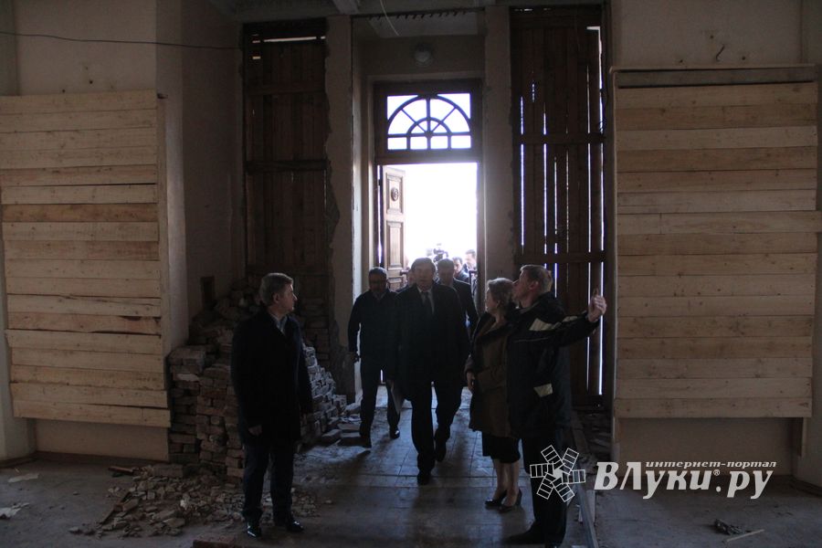 В театре не могут быть пластиковые окна... (фото)