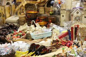 В Великих Луках открылась 8-ая Великолукская универсальная выставка (ФОТО)