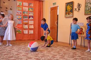 «Красота Божьего мира» в рисунках дошколят Великих Лук (ФОТО)