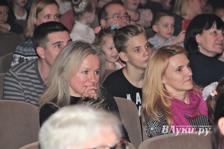 В ГДК им. Ленина встречают Новый год (ФОТО)