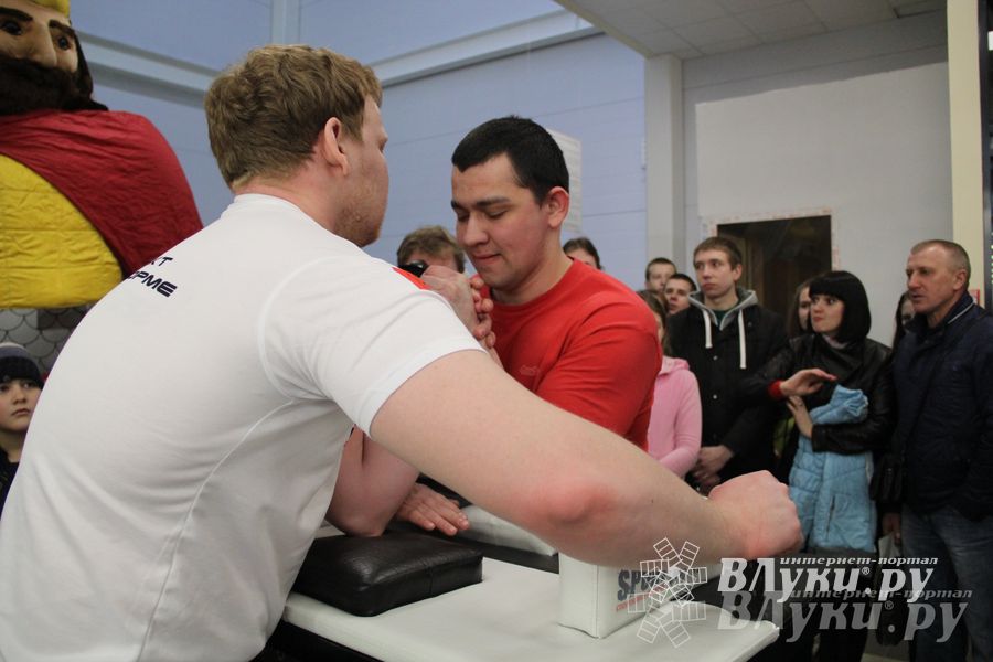 В ТЦ «Апельсин» прошла весенняя ночь распродаж