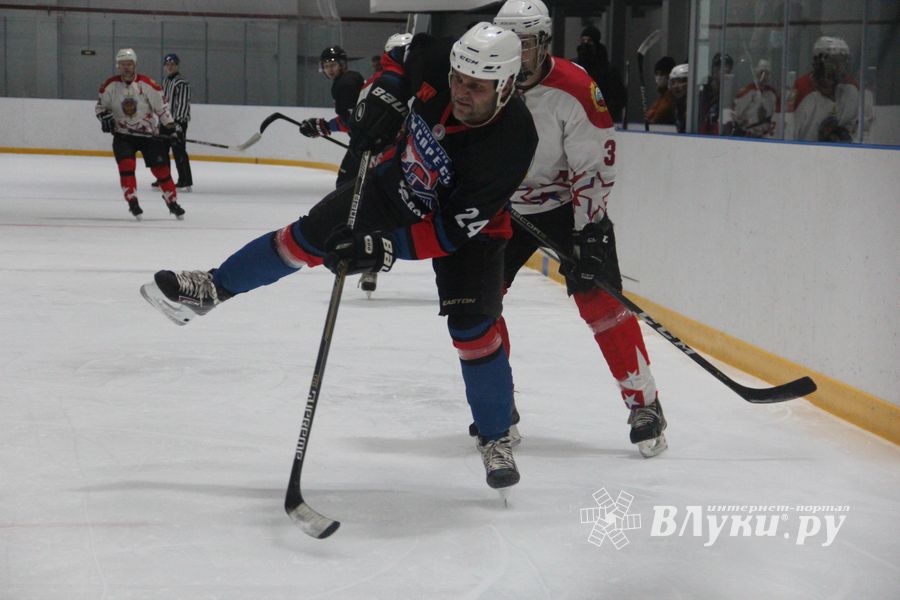 Матч НХЛ прошел в великолукском «Айсберге» (ФОТО)