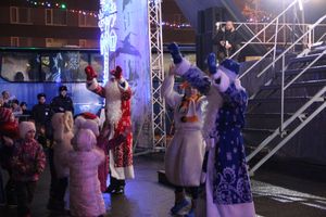 Дождик не помешал открытию городской ёлки (ФОТО)