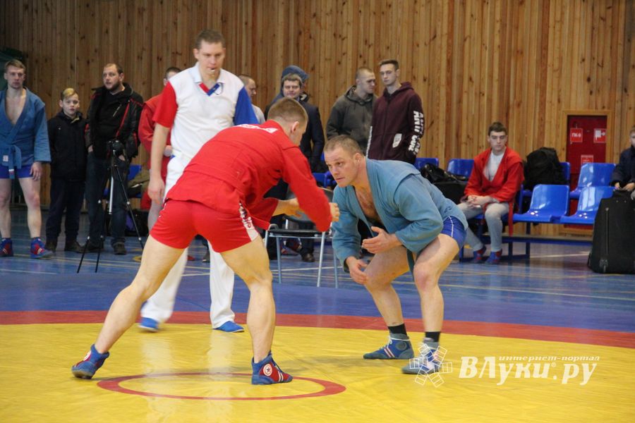 Всероссийские соревнования по самбо проходят в Великих Луках (ФОТО, 0+)