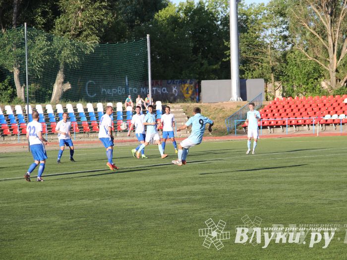 В Великих Луках состоялся матч Первенства СЗФО по футболу между командами «Луки-Энергия» и «Химик»