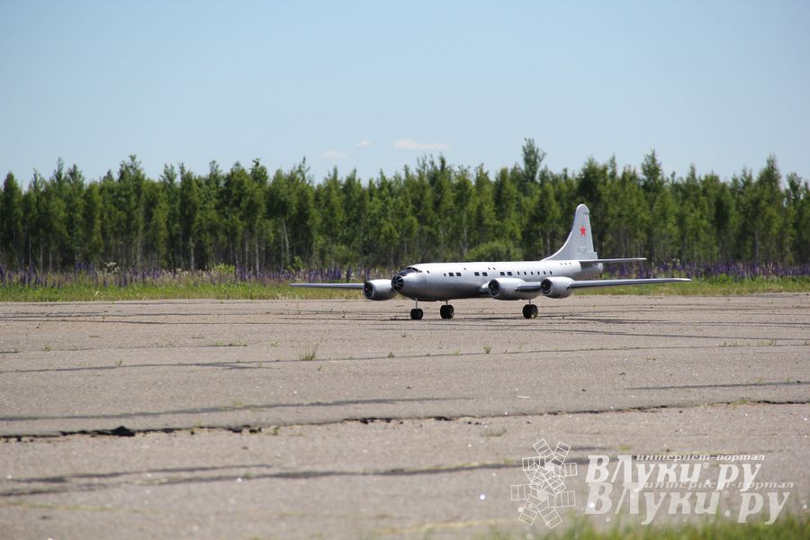 В Великих Луках прошел Фестиваль авиамодельного спорта (фото)