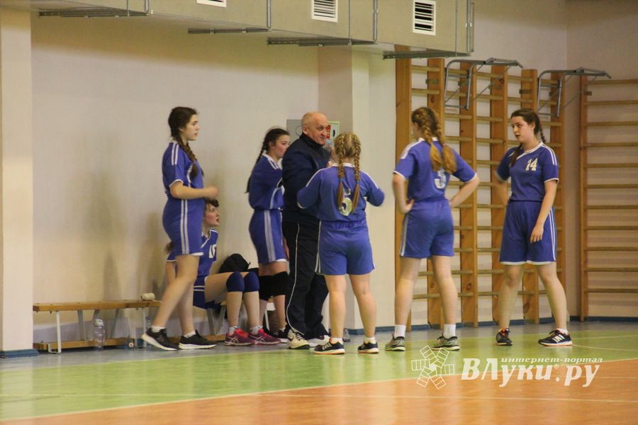 В Великих Луках финальные соревнования по баскетболу 11-й областной Спартакиады учащихся (ФОТО) (0+)