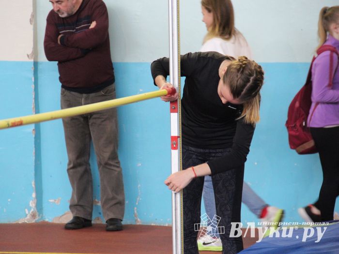 В Великих Луках выявляют лучших легкоатлетов (ФОТО)