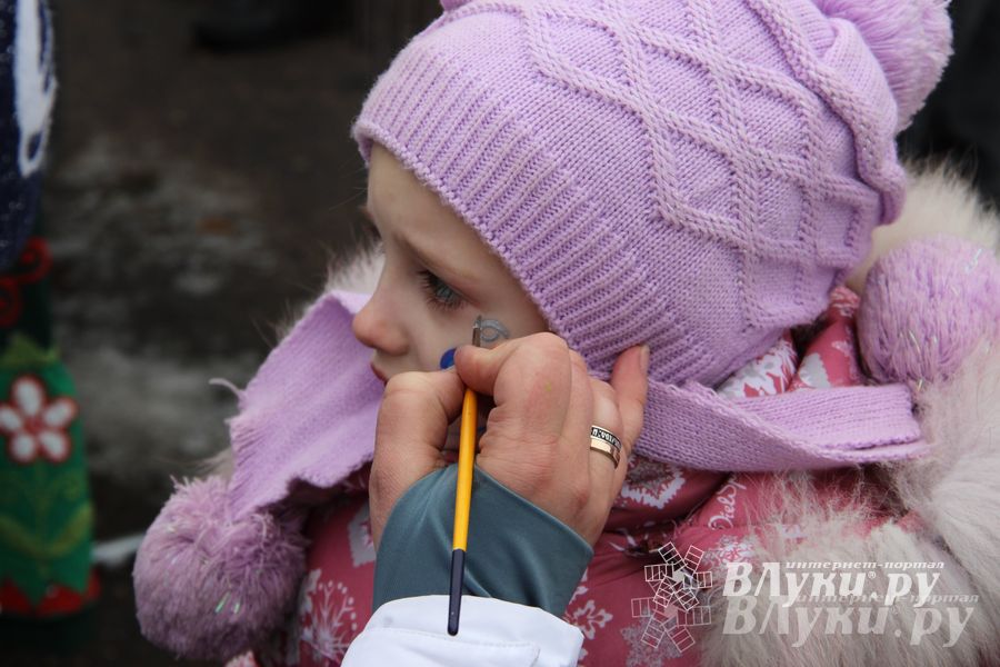 В Великих Луках состоялись проводы Широкой Масленицы — 2015 (фото)