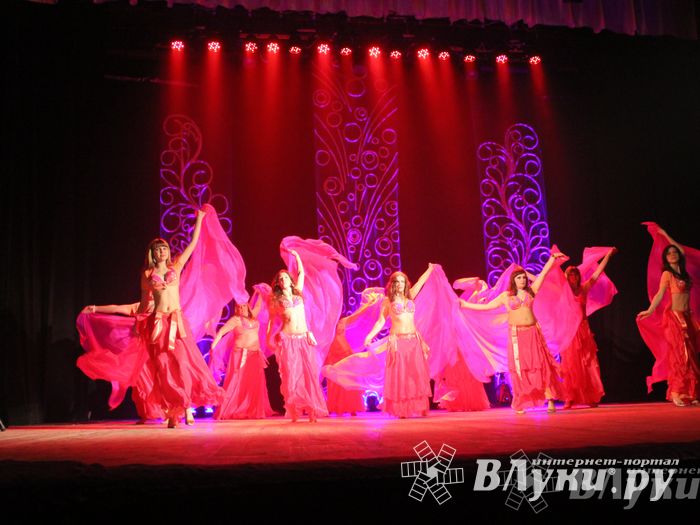 В ДК им. Ленина состоялся отчетный концерт студии восточного танца «Восточные сладости» (фото)