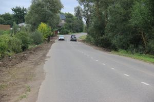 На Новосокольнической расширили и очистили обочину (ФОТО)