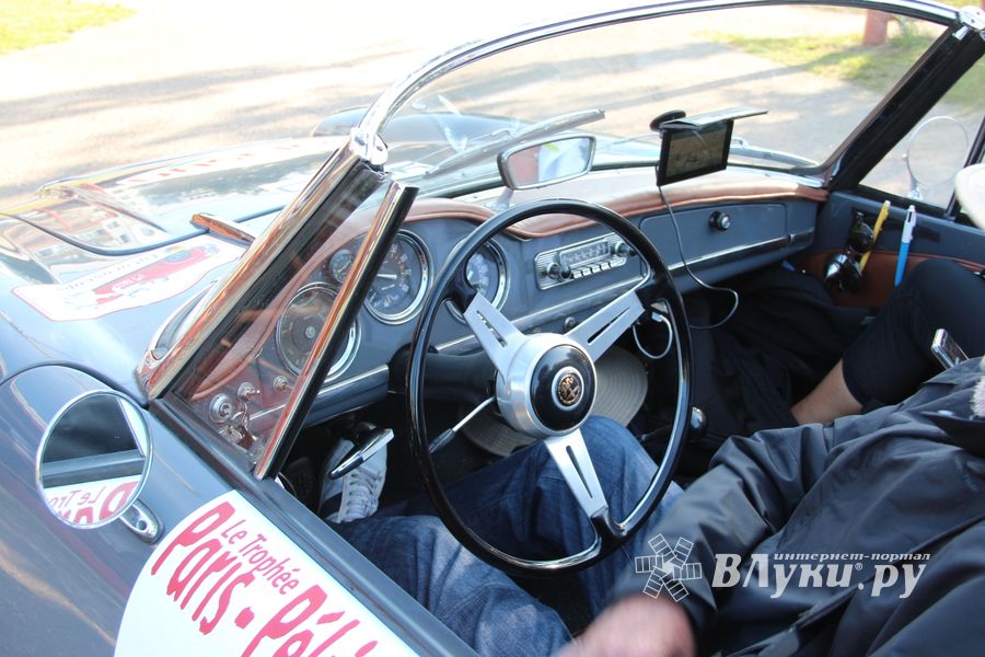 Ретро-автомобили побывали в Великих Луках (ФОТО)