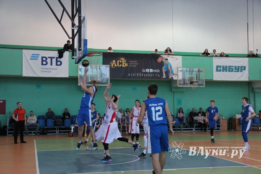 В Великих Луках завершился Международный турнир по баскетболу (ФОТО)