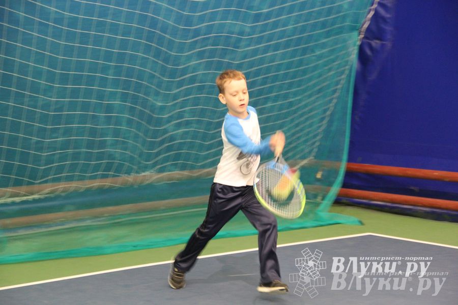 В СК «Ника» проходит открытый городской турнир по большому теннису (фото)