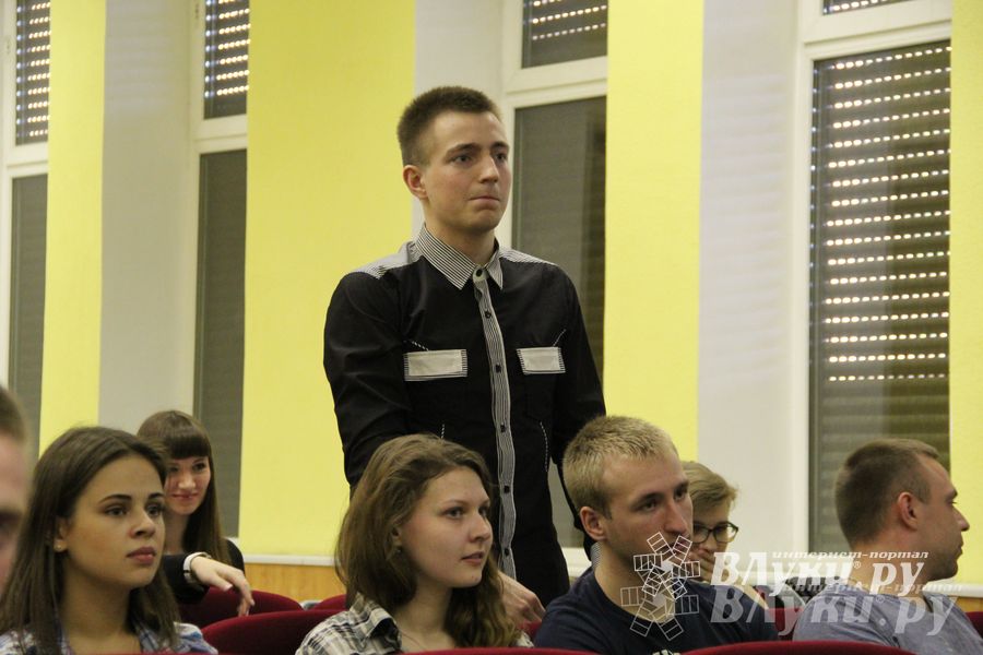 В Великих Луках прошла игра «Молодой политик» (фото)