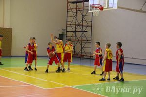 Великолукские баскетболисты стали победителями междугородних соревнований по баскетболу
