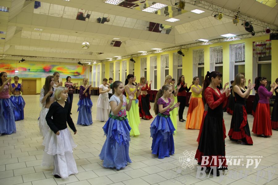 В великих Луках выступил московский коллектив фламенко