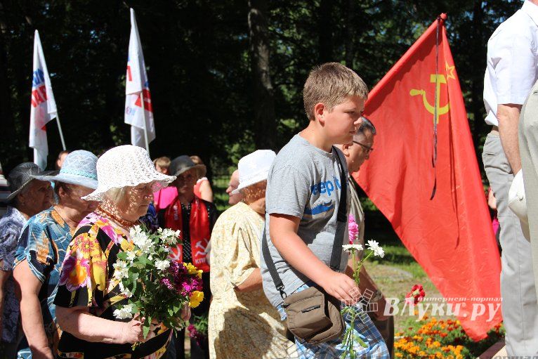 В Великих Луках прошел День памяти и скорби