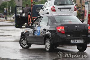 В Великих Луках прошла «Весенняя автоярмарка Великие Луки — 2015» (фото)