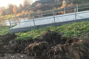 В Великих Луках на о. Дятлинка продолжаются ремонтные работы (фото)