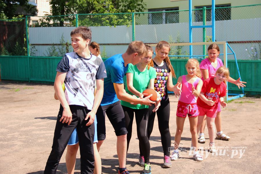 В Великих Луках прошли «Весёлые старты» (ФОТО)